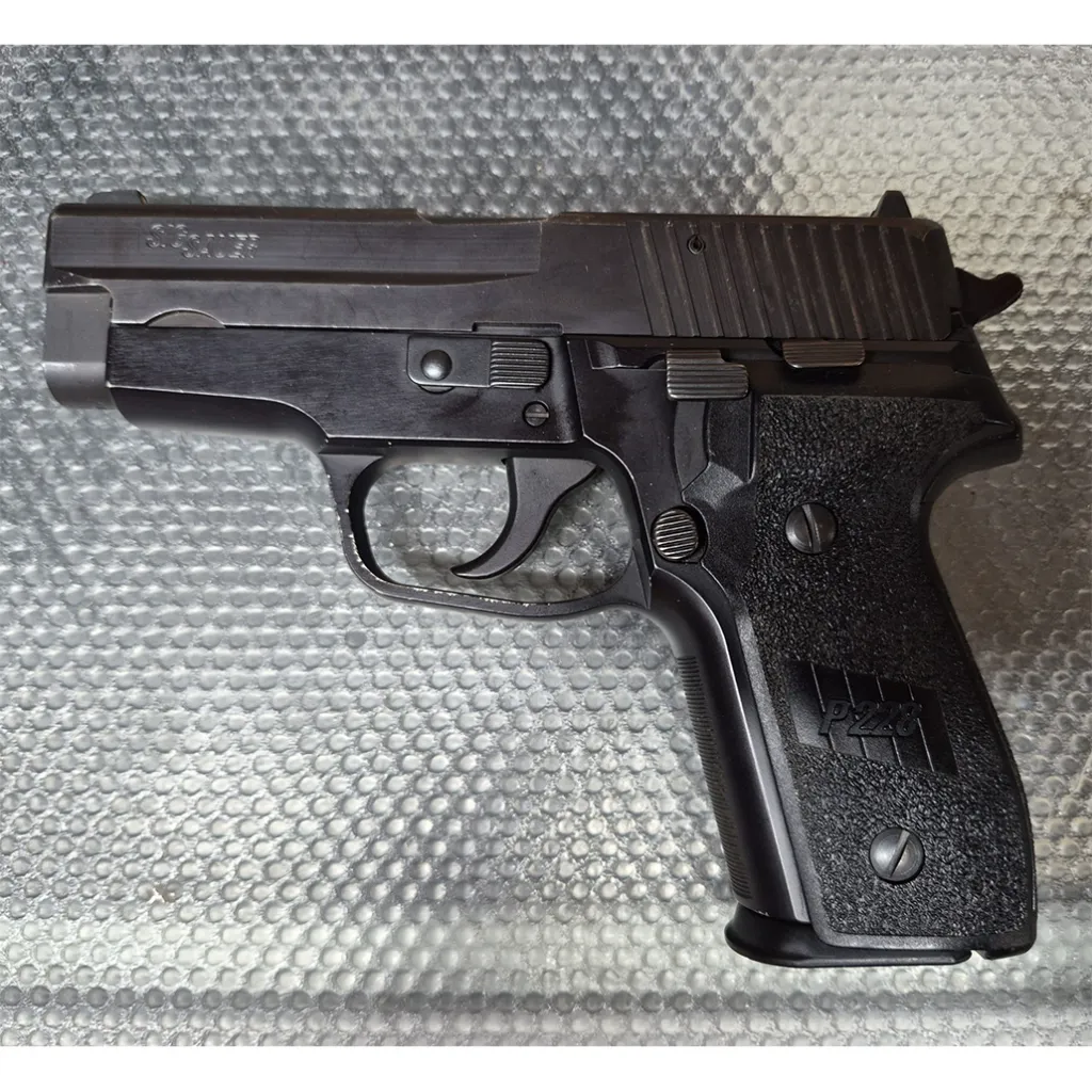 sig_sauer_p228_2.webp